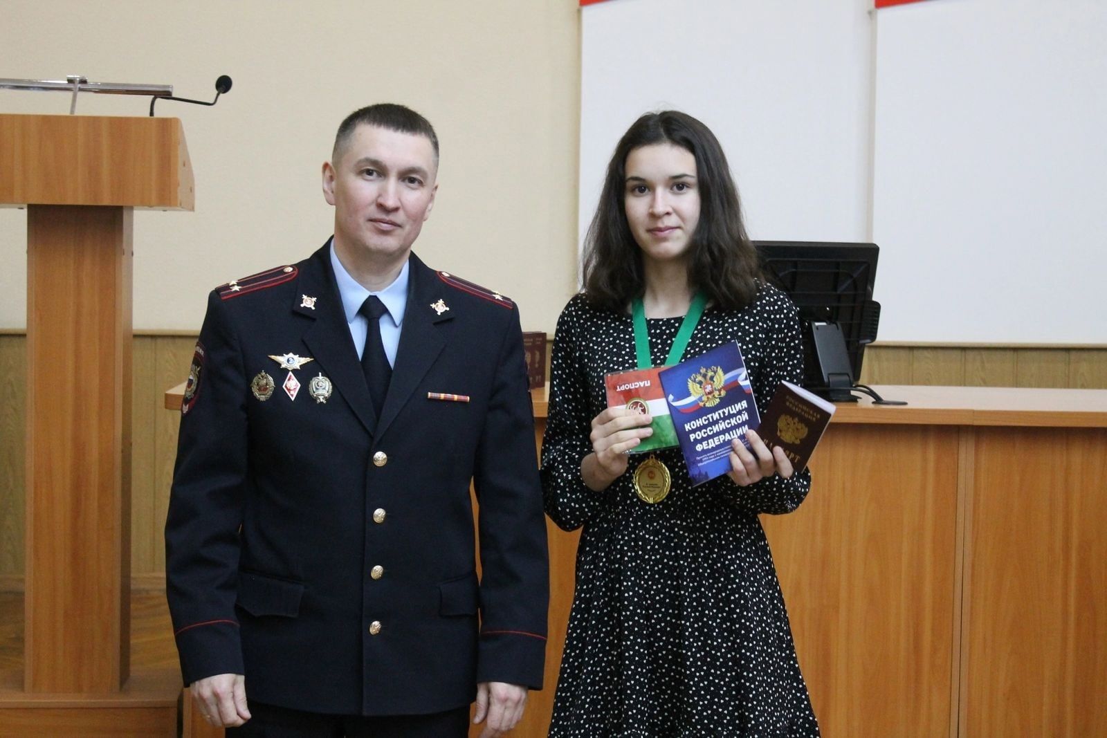 Истәлекле көндә паспортлы булдылар