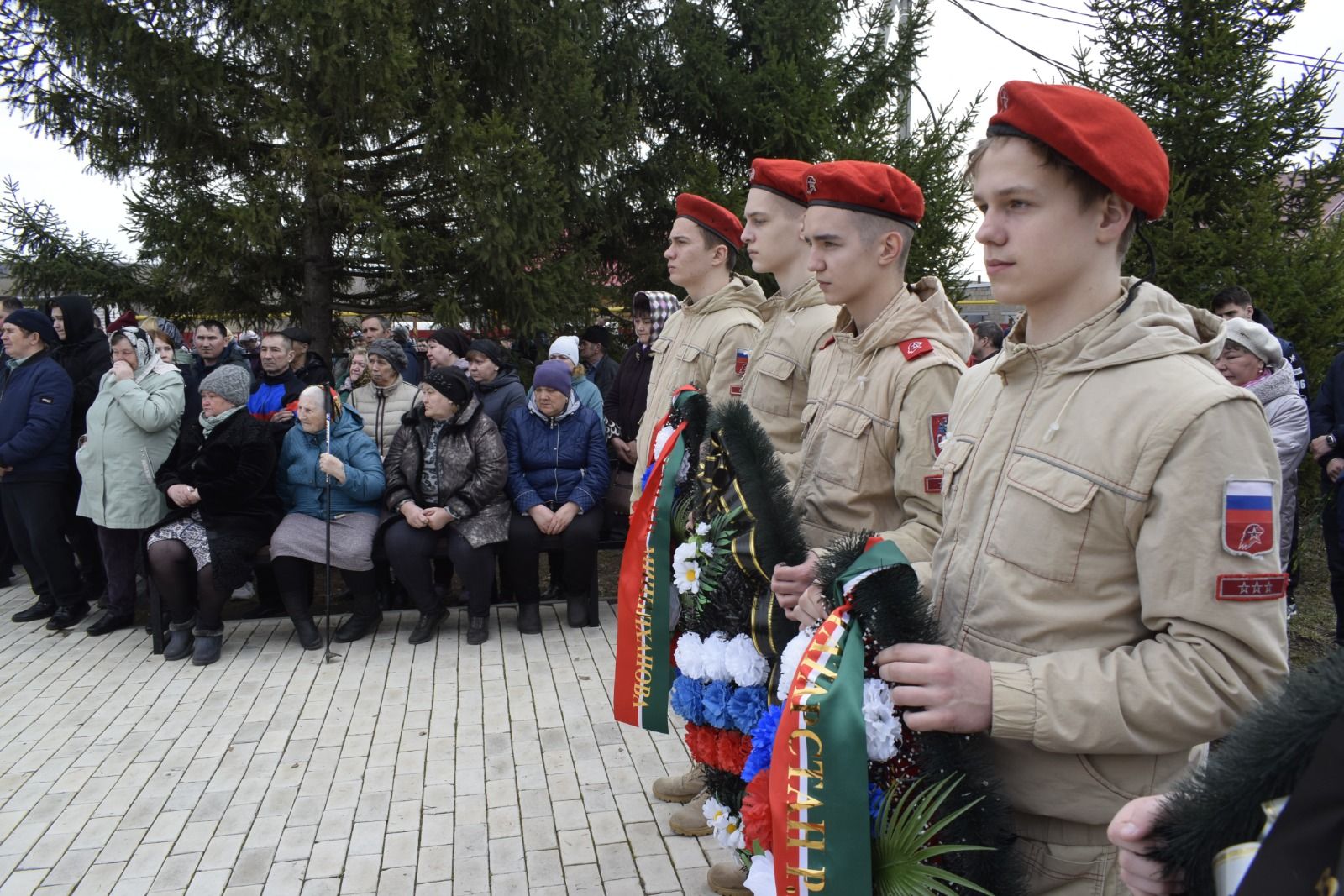 Сегодня в Тукаевском районе простились с двумя братьями, погибшими в зоне спецоперации: Артемом и Станиславом Шамукаевыми