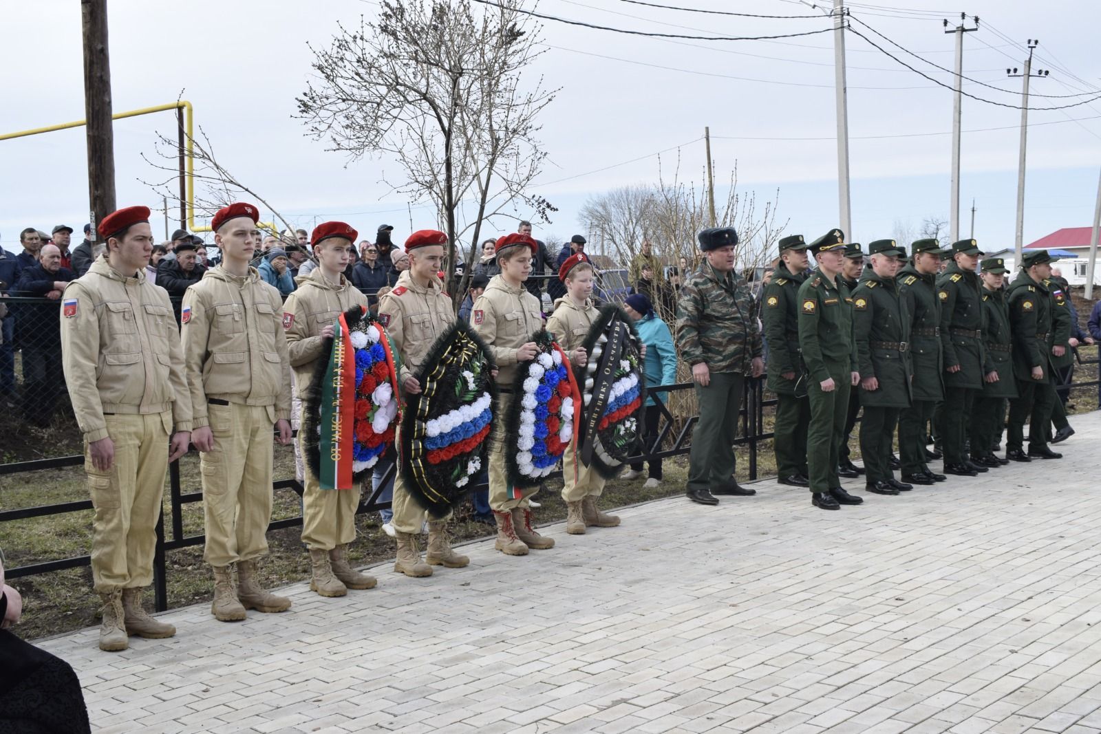 Сегодня в Тукаевском районе простились с двумя братьями, погибшими в зоне спецоперации: Артемом и Станиславом Шамукаевыми