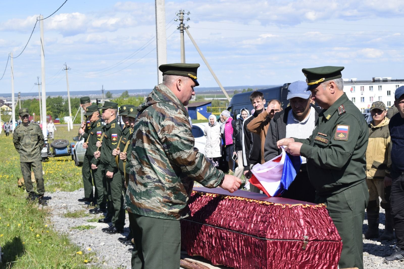 В Калмаше простились с героем