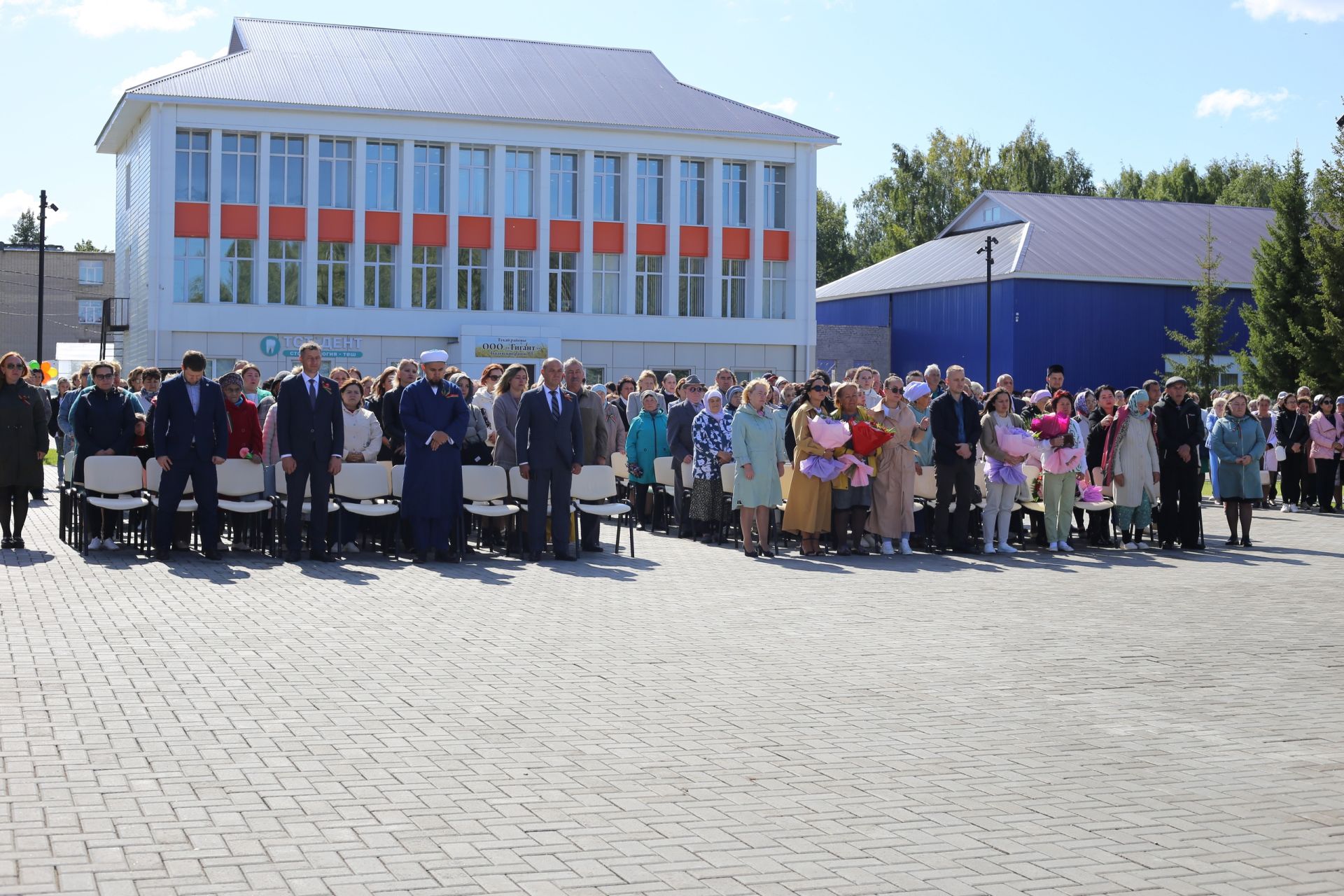 Без бүген иң матур бәйрәмнәрнең берсен Татарстан Республикасы көнен билгеләп үтәбез