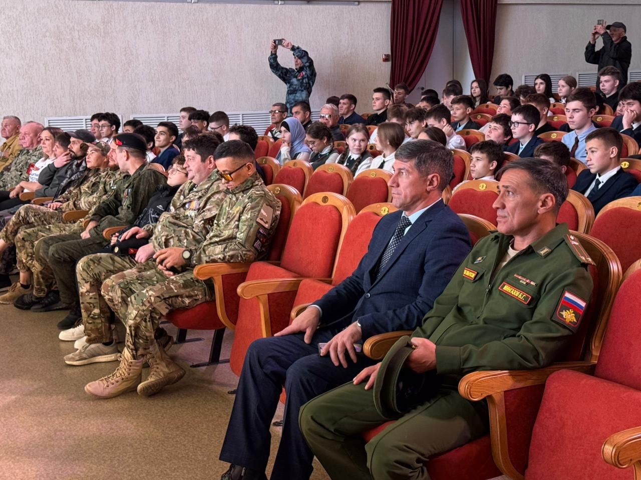 Районда хәрби хезмәткә чакырылучылар көнен билгеләп үттеләр