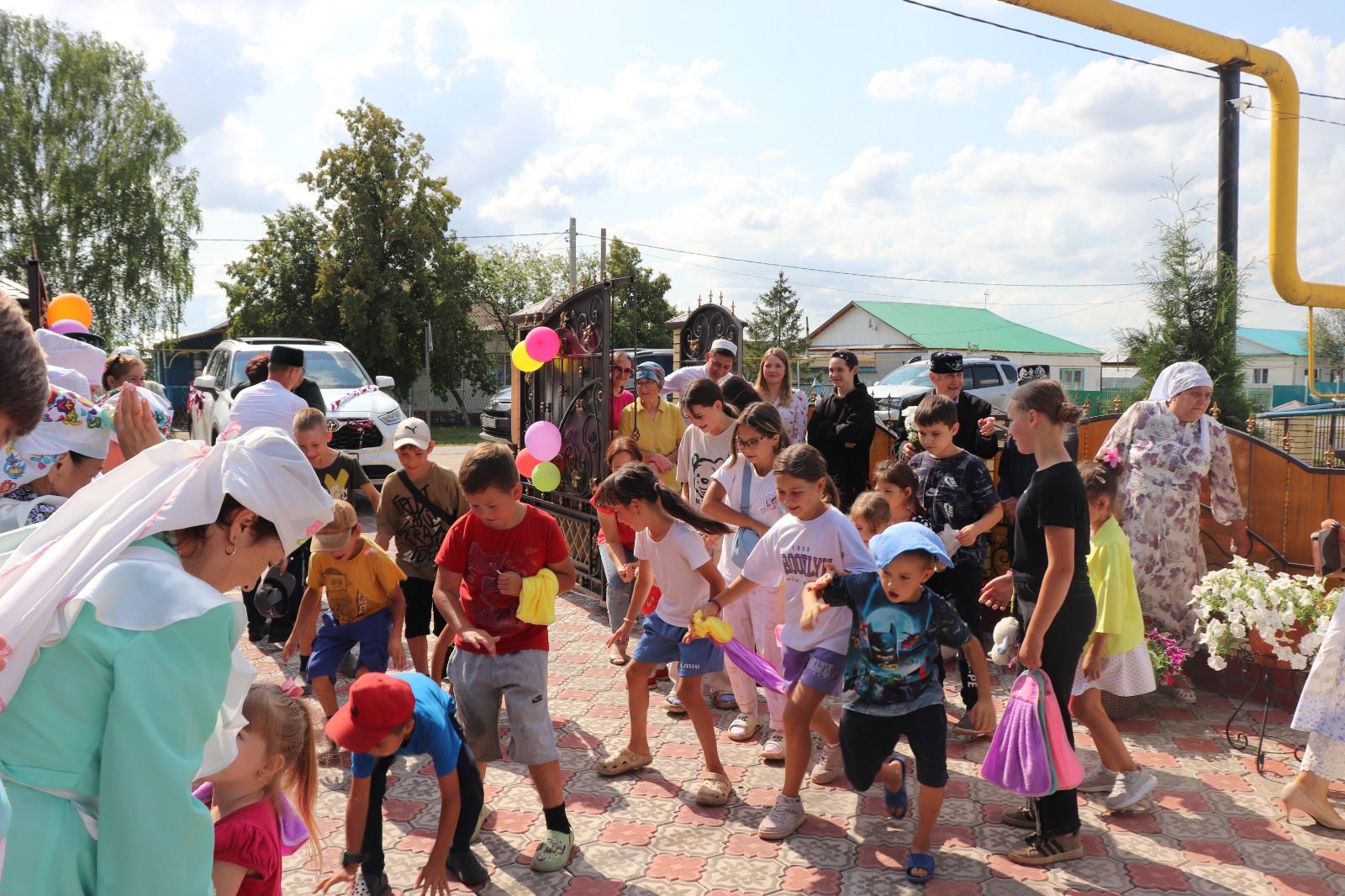 «Күптән инде ачып куйганнар, килен төшкән өйнең капкасын! ...