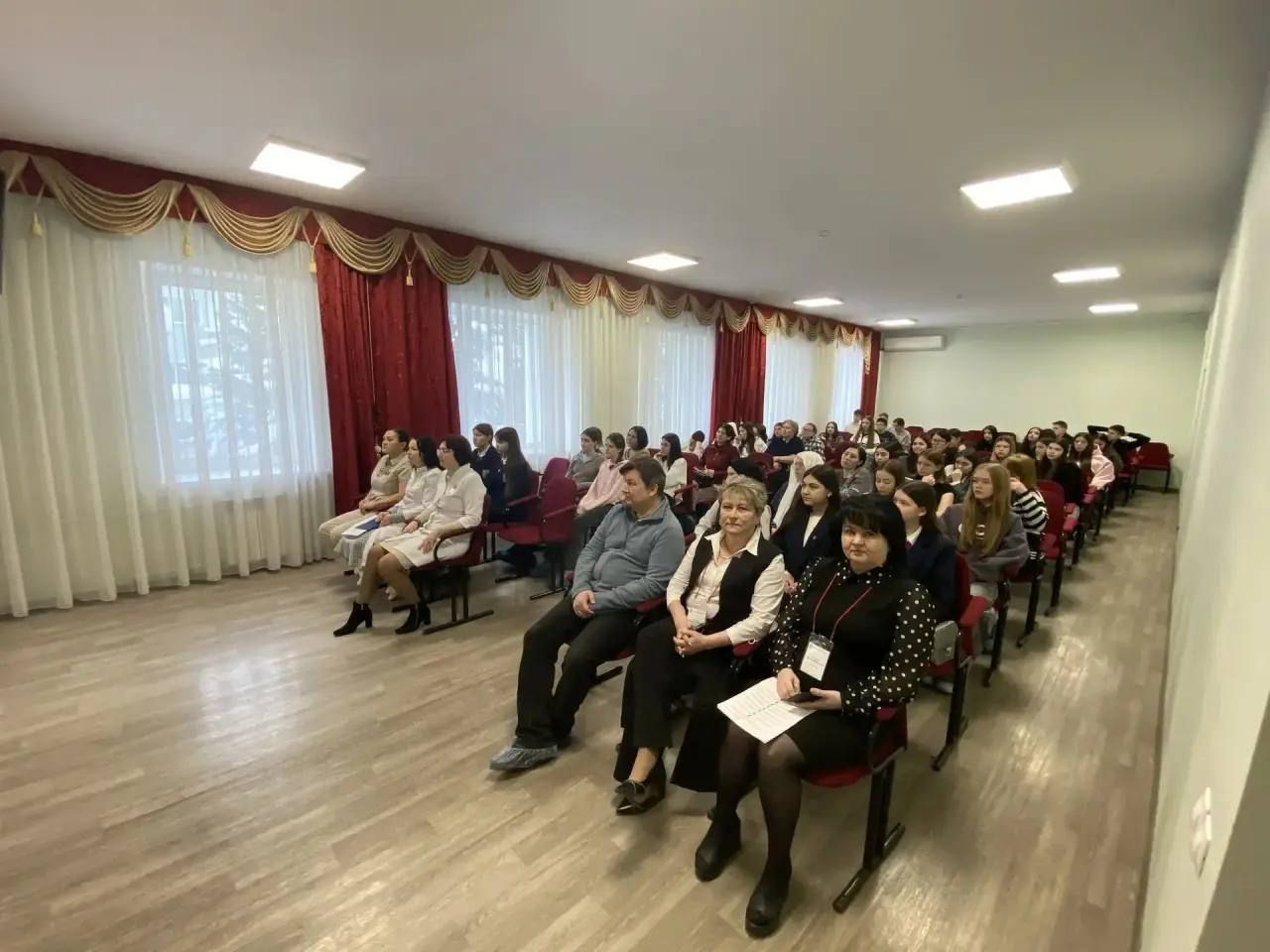 «Ангелы в белых халатах»: Тукаевская ЦРБ открыла двери для будущих врачей