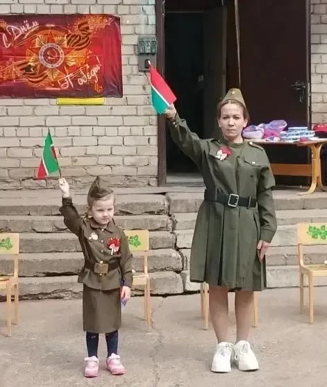 В поселке Круглое Поле прошел детский парад