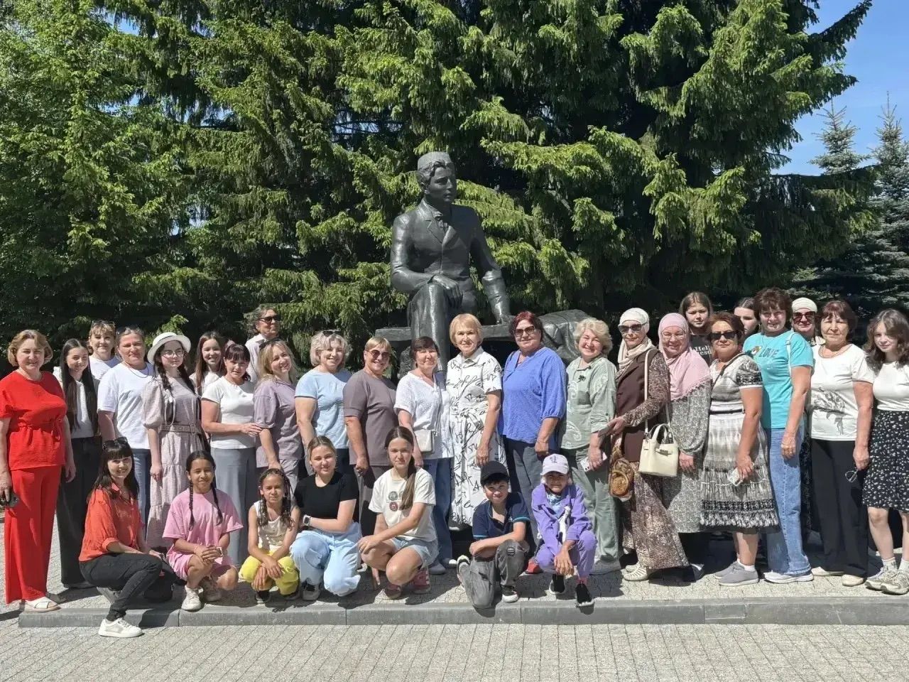 Район укучылары бөек шагыйрьнең балачак эзләреннән бардылар