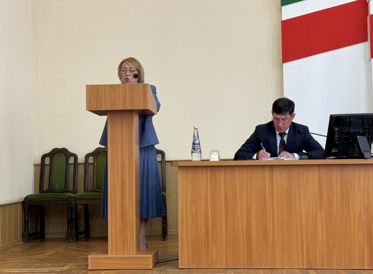 Начальник управления образования района выступила с докладом о готовности к проведению экзаменов