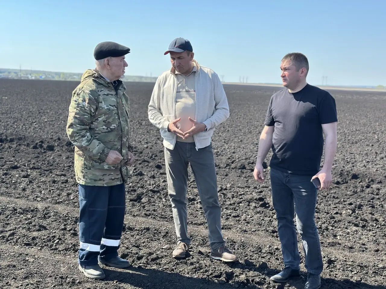 Глава Тукаевского района проинспектировал ход весенне-полевых работ
