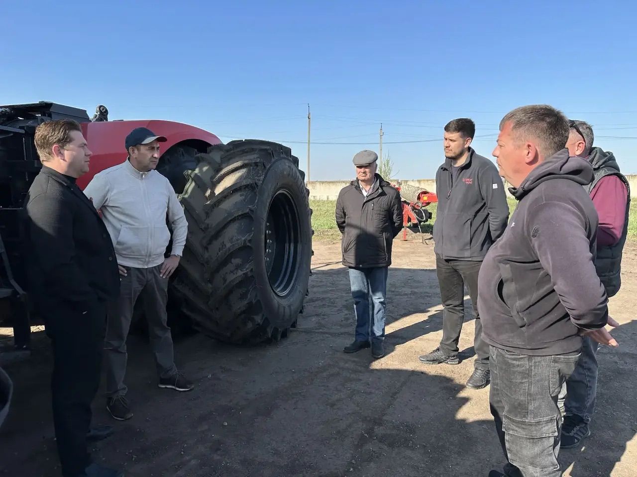 Глава Тукаевского района проинспектировал ход весенне-полевых работ