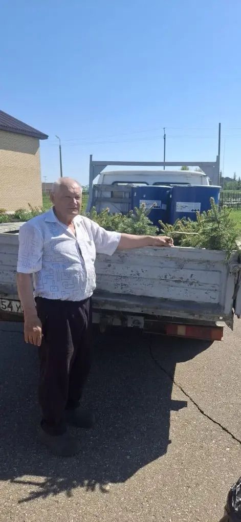 В Старых Ерыклах заложили живой памятник героям
