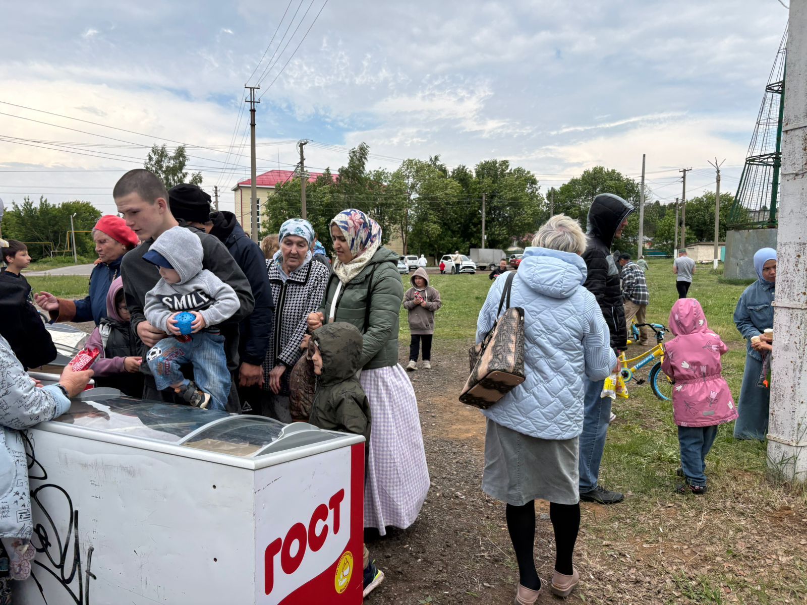 В Круглом Поле у мечети «Газизулла» провели масштабный семейный праздник для сельчан