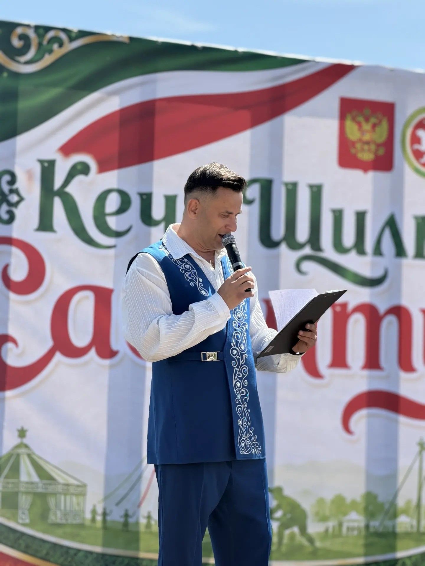 Меценат Фларид Сафин подарил подписку на газету «Якты юл» активистам и заслуженным жителям Малой Шильны