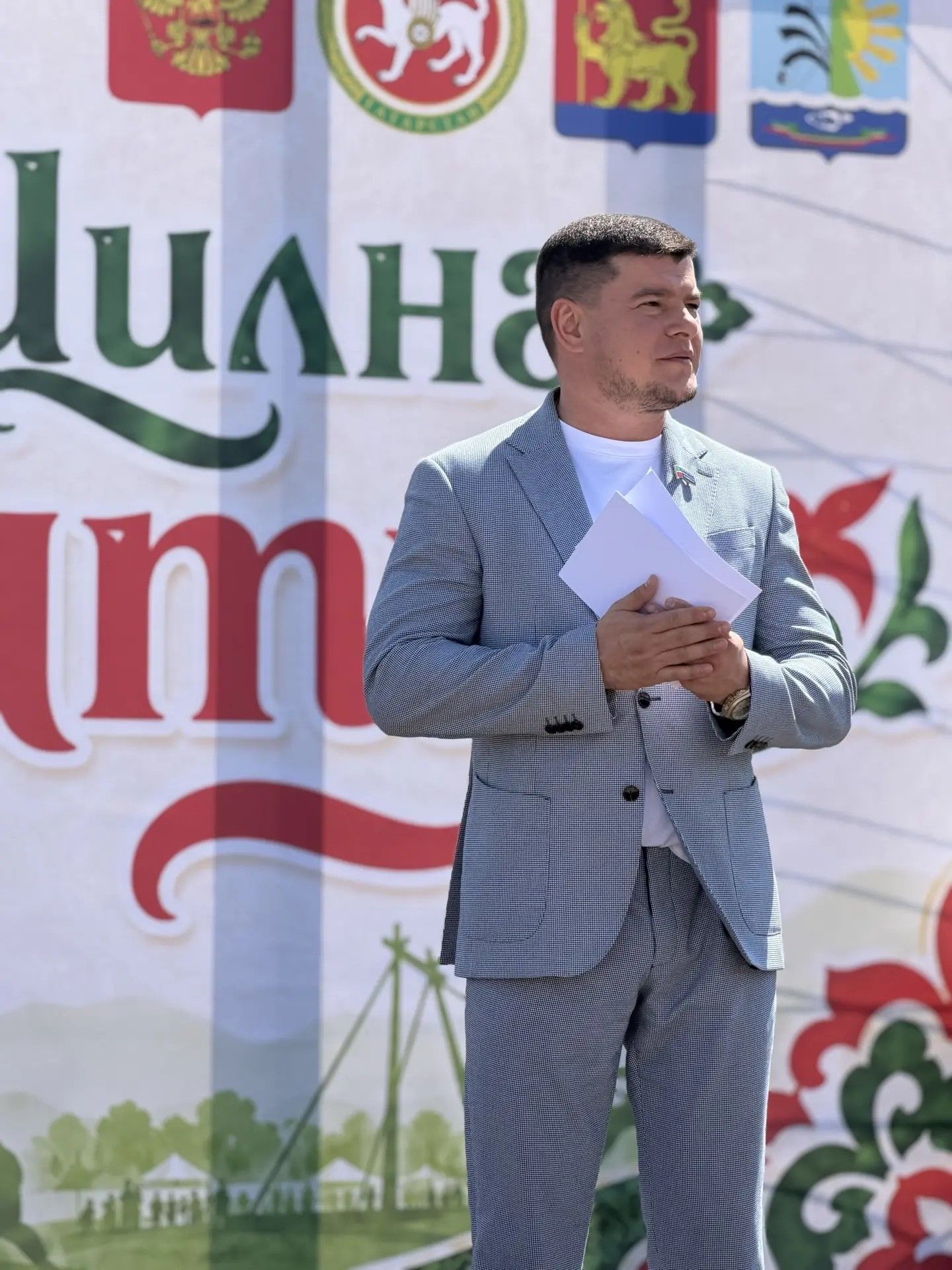 Меценат Фларид Сафин подарил подписку на газету «Якты юл» активистам и заслуженным жителям Малой Шильны