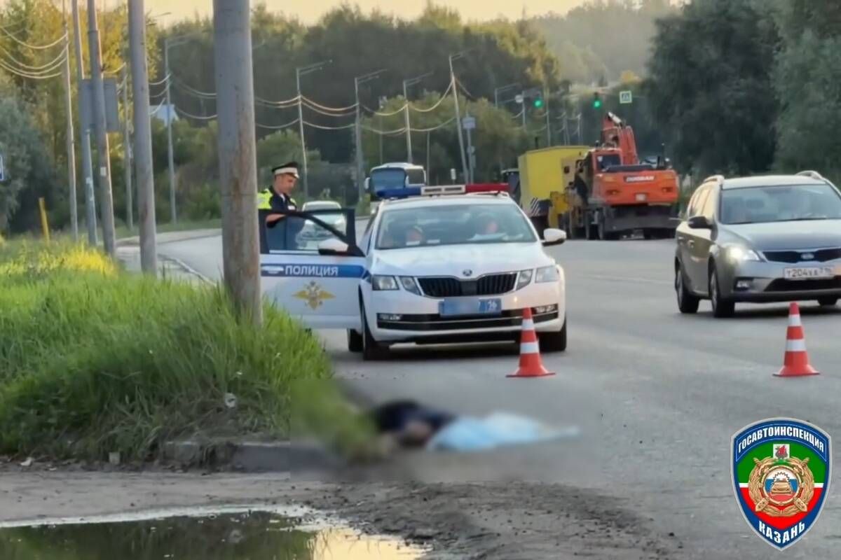 В Казани бесправный мопедист на незарегистрированном байке насмерть протаранил столб