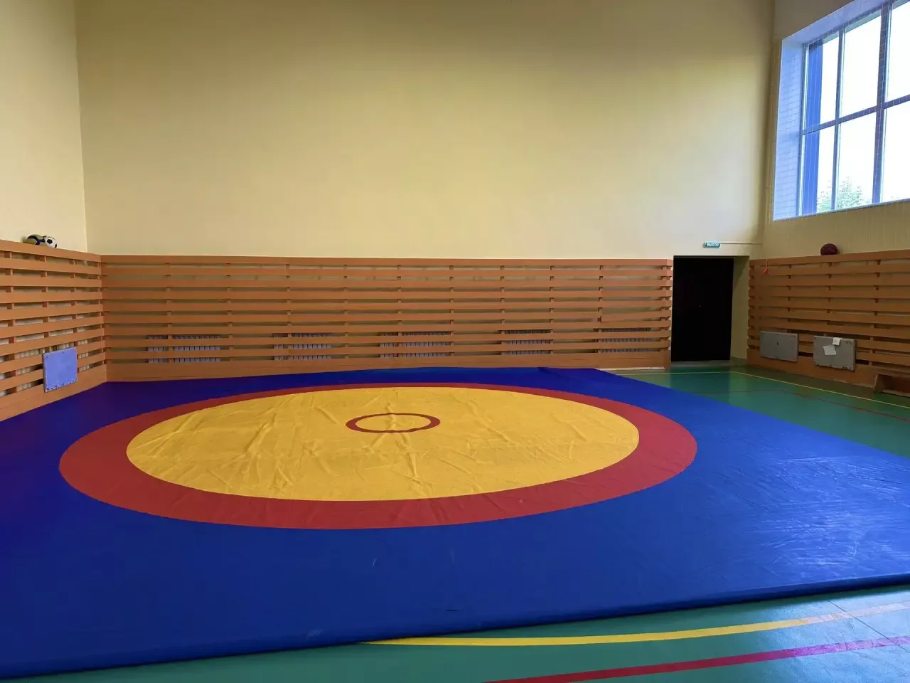 Камиль Назмиев проинспектировал капремонт школ и спортобъекты
