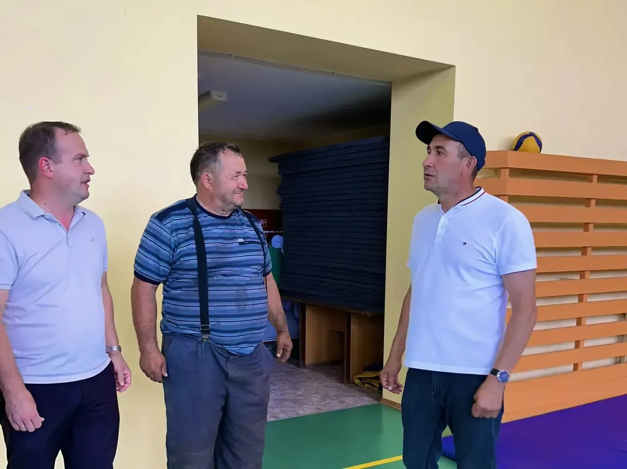 Камиль Назмиев проинспектировал капремонт школ и спортобъекты