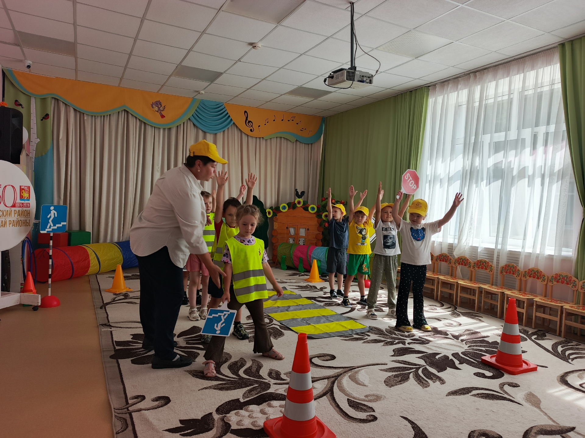 Главный специалист ГБУ «БДД» Тукаевского района Людмила Строкина проверила подготовку юных пешеходов