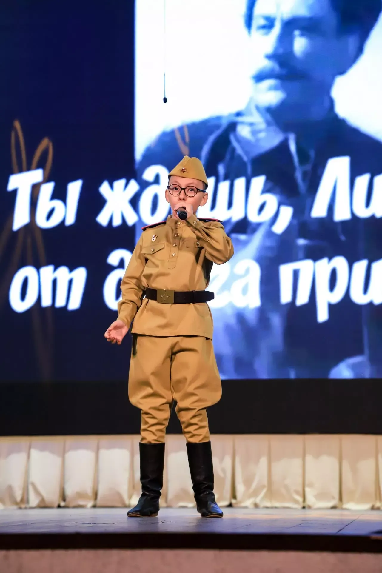 Иҗат какшамас канат бирә: Иске Җирекледән кечкенә Тимур зур сәхнәләрне яулый