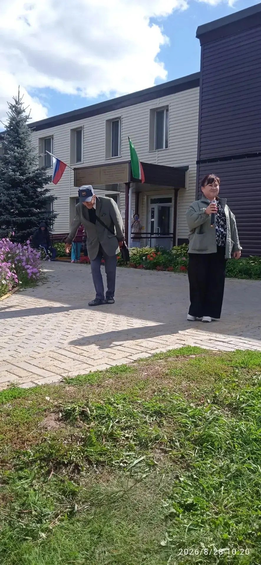 «Күңелләргә җылылык өләшеп»: Теләнче-Тамак картлар һәм инвалидлар йортында бәйрәм концерты узды