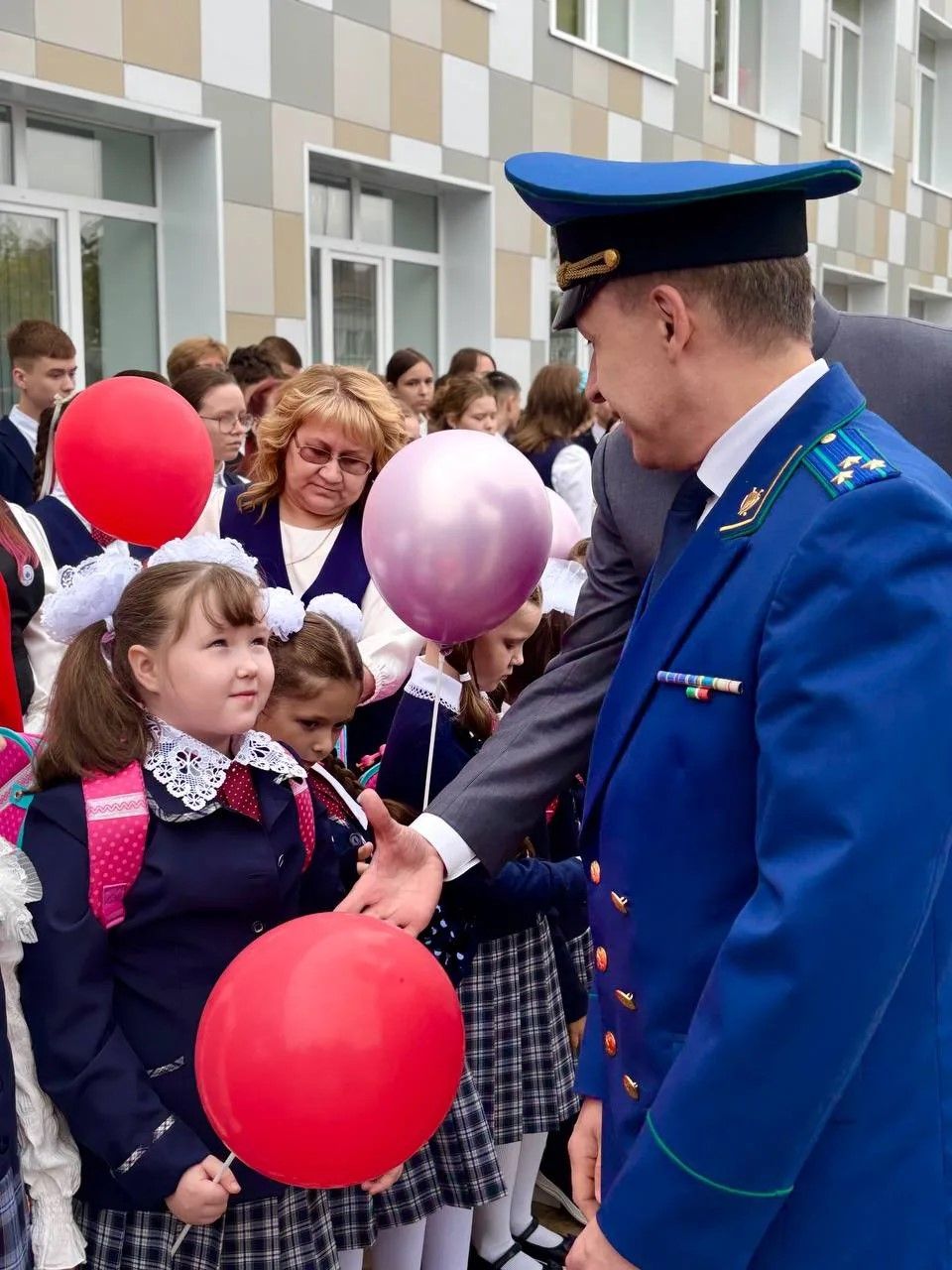 День знаний отметили в обновлённой школе посёлка Новый Тукаевского района