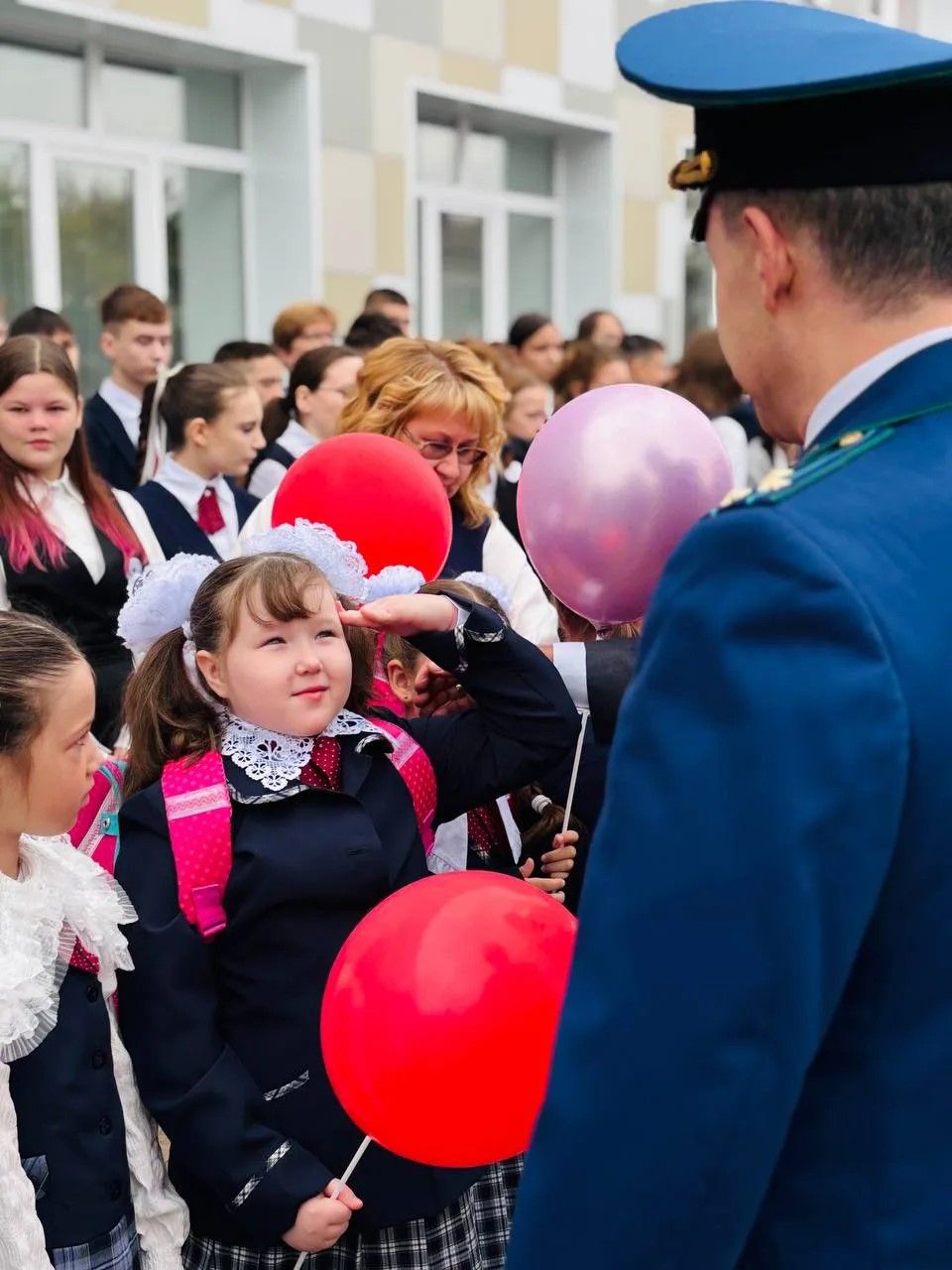 День знаний отметили в обновлённой школе посёлка Новый Тукаевского района