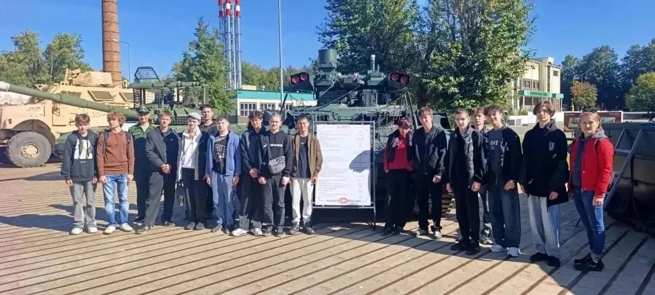 Район балалары Казан танк училищесының ачык ишекләр көнендә булып кайтты