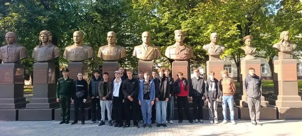 Район балалары Казан танк училищесының ачык ишекләр көнендә булып кайтты