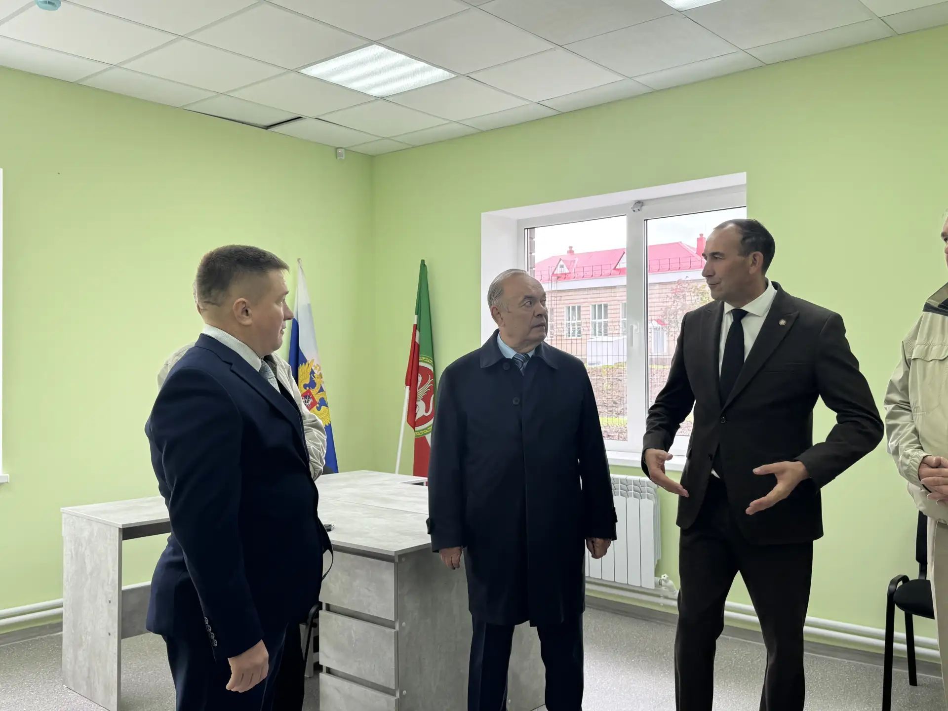 Экзам Губайдуллин проинспектировал обновленные соцобъекты Тукаевского района