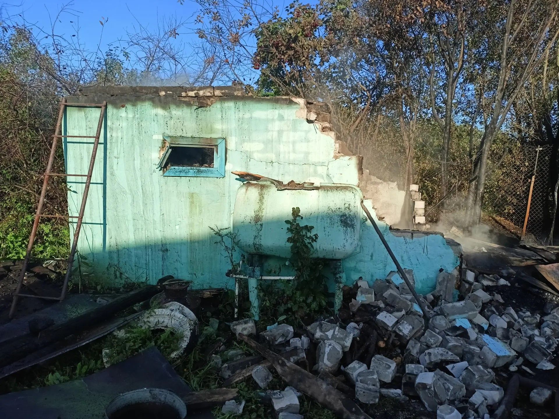 За три часа огонь уничтожил две бани в СНТ