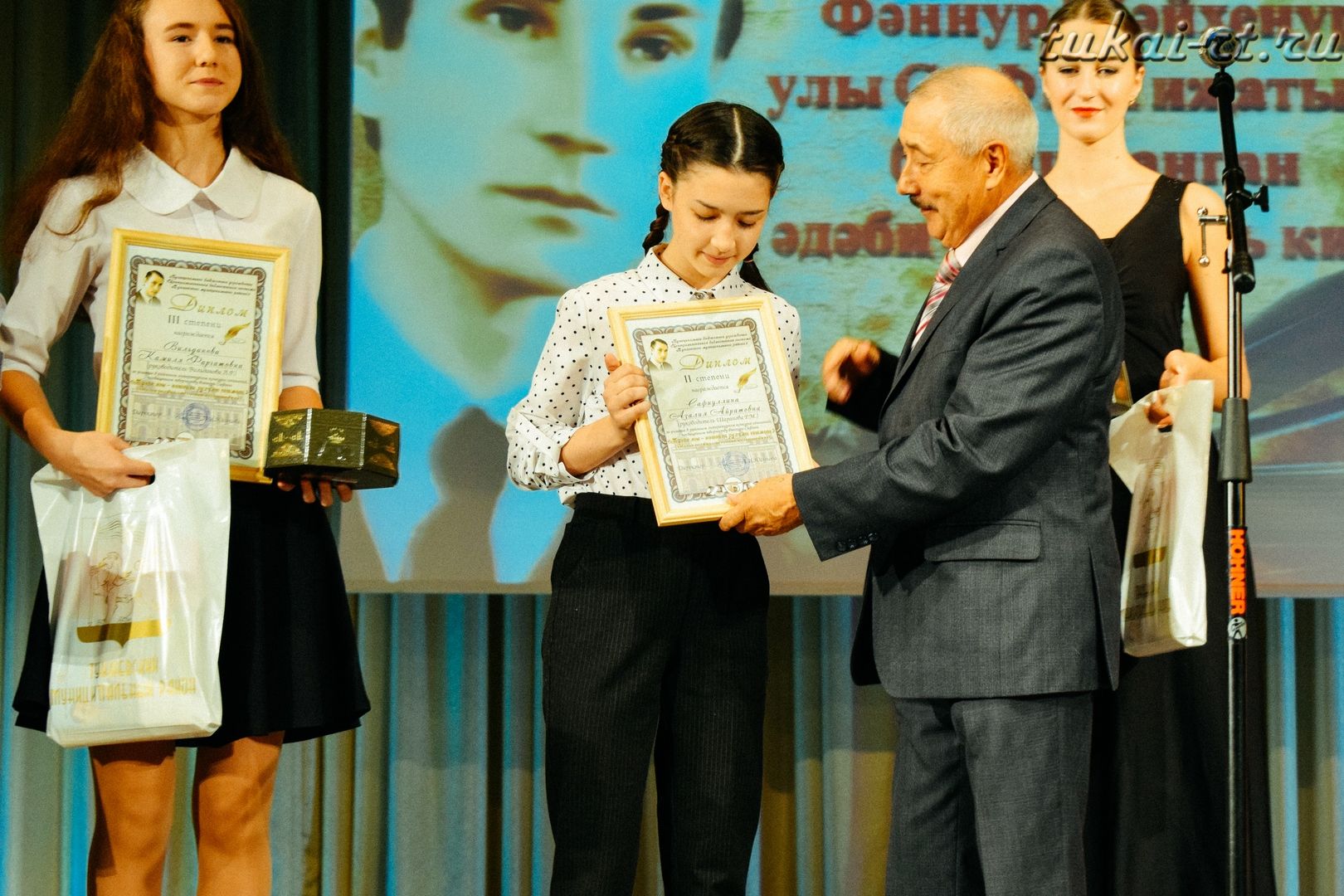 Литературно-музыкальный вечер памяти Фаннура Сафина прошел в Тукаевском районе ФОТО