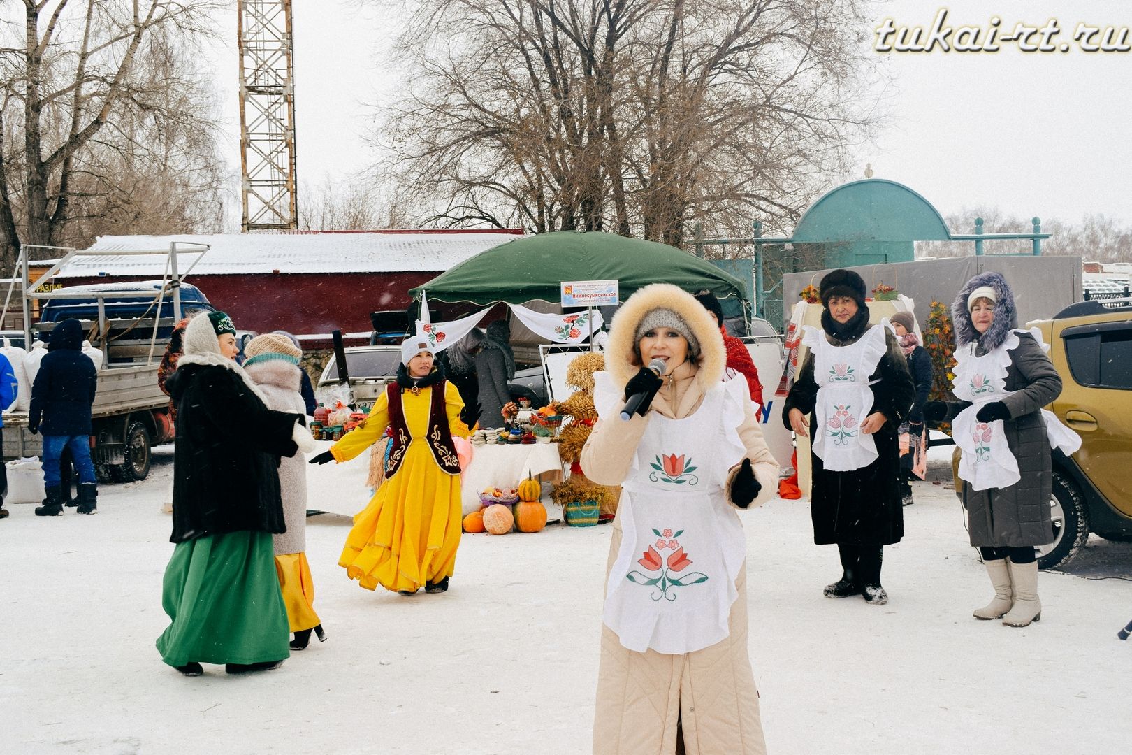 Ярмарка перед стадионом «Строитель» ФОТО