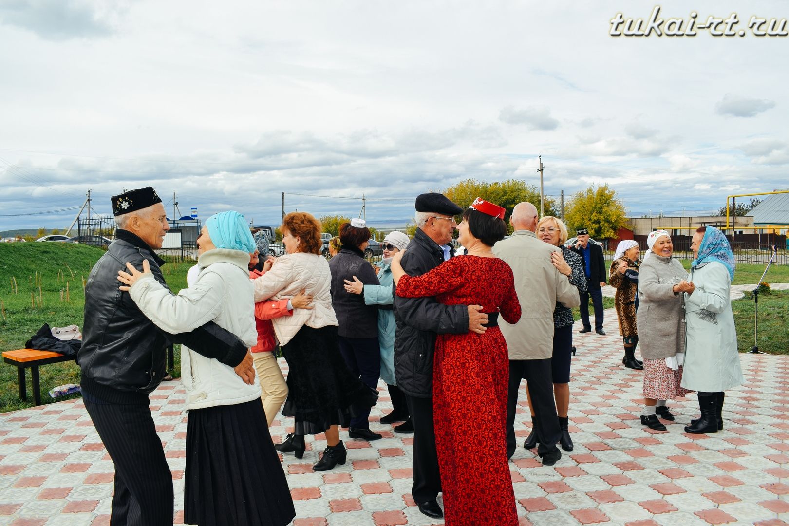 В Биюргане открыли сквер Ветеранов и отметили "Осенний вальс" ФОТО