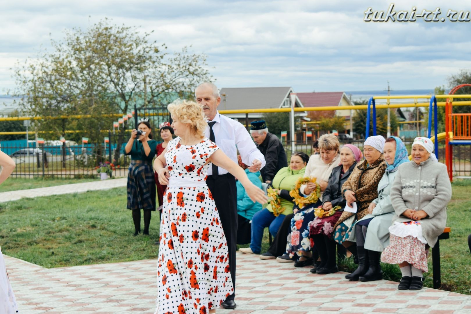 В Биюргане открыли сквер Ветеранов и отметили "Осенний вальс" ФОТО