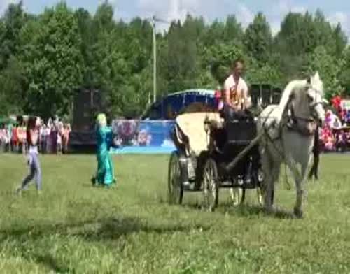 Тукай районының Сабан туендагы театральләштерелгән тамаша (видео 2)