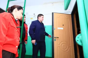 Мэр Нижнекамска встретился с жителями пострадавшего дома