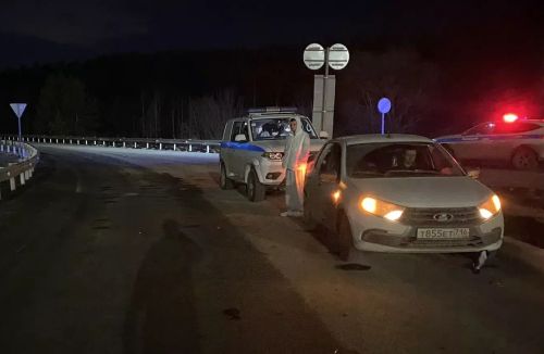 Тукай районында юл өстендә яткан җәяүле машина астында калган