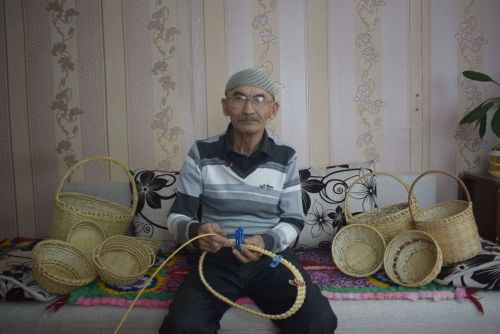 Бөгелә таллар оста кулларда