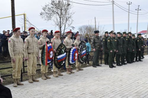Бүген Тукай районында махсус хәрби операция зонасында һәлак булган ике бертуган Артем һәм Станислав Шамукаевлар белән хушлаштылар
