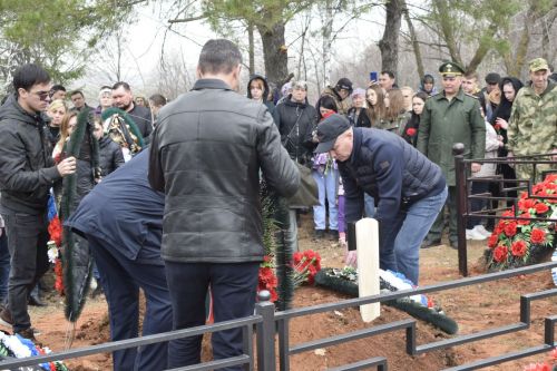 Бүген Тукай районында махсус хәрби операция зонасында һәлак булган ике бертуган Артем һәм Станислав Шамукаевлар белән хушлаштылар