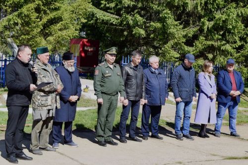 В Калмаше простились с героем