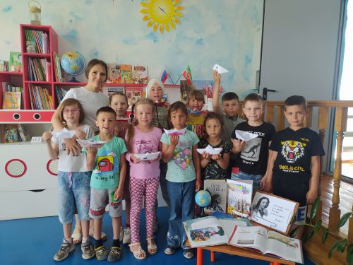 Коеп куйган китапханәче генә түгел