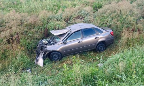 Авария на трассе: водитель Лада Гранта получил серьезные травмы