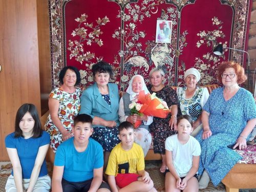 Әҗмәкәй авылында яшәүче тыл хезмәтчәнен котладылар