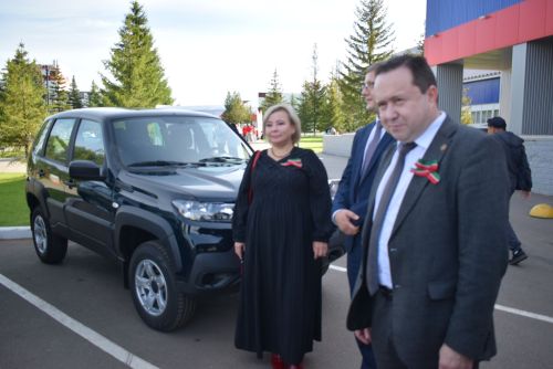 Бүгенгебез – якты, киләчәгебез өметле!