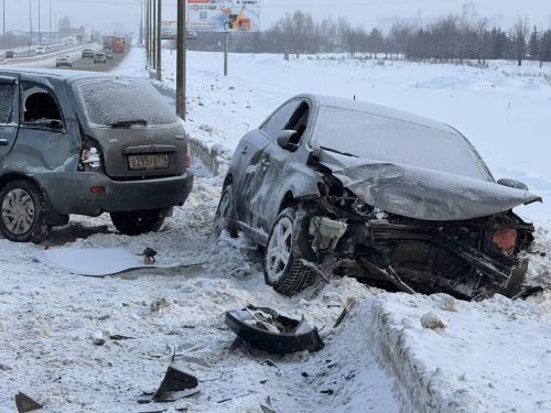 Нарушение ПДД привело к столкновению двух автомобилей на трассе в Татарстане