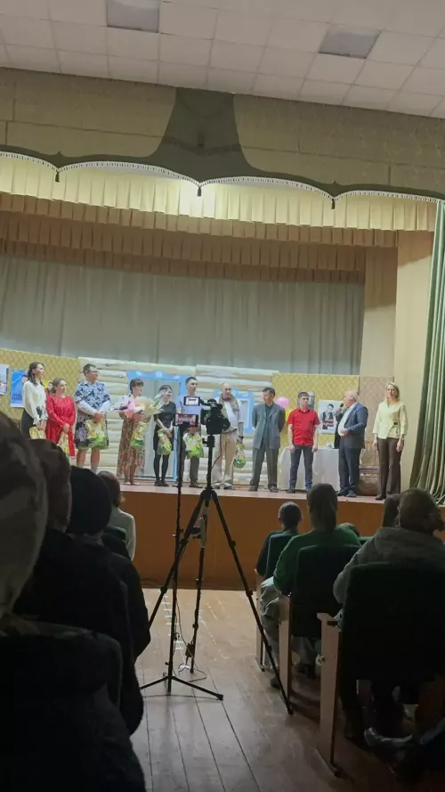 Түбән Суыксу авылы артистларына: «Сезгә генә карап тордык!»