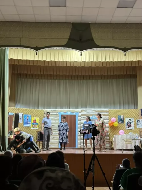 Түбән Суыксу авылы артистларына: «Сезгә генә карап тордык!»