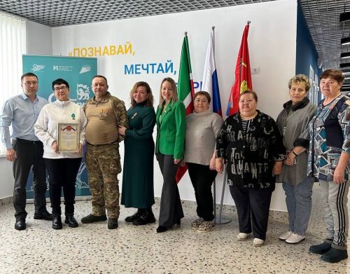 Батырлар гаиләсе һәм игелекле йөрәкләр: Тукай районында СВО сугышчысы белән очрашу үтте