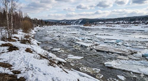 Үзәк хәрби округ хәрбиләре Татарстан елгаларында боз шартлатты