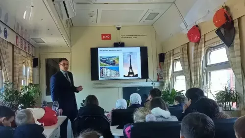 «Куркынычсыз юл»: Круглое Поле укучылары тимер юлда йөрү кагыйдәләрен өйрәнде